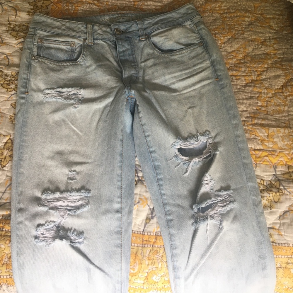 American eagle light wash boyfriend jeans